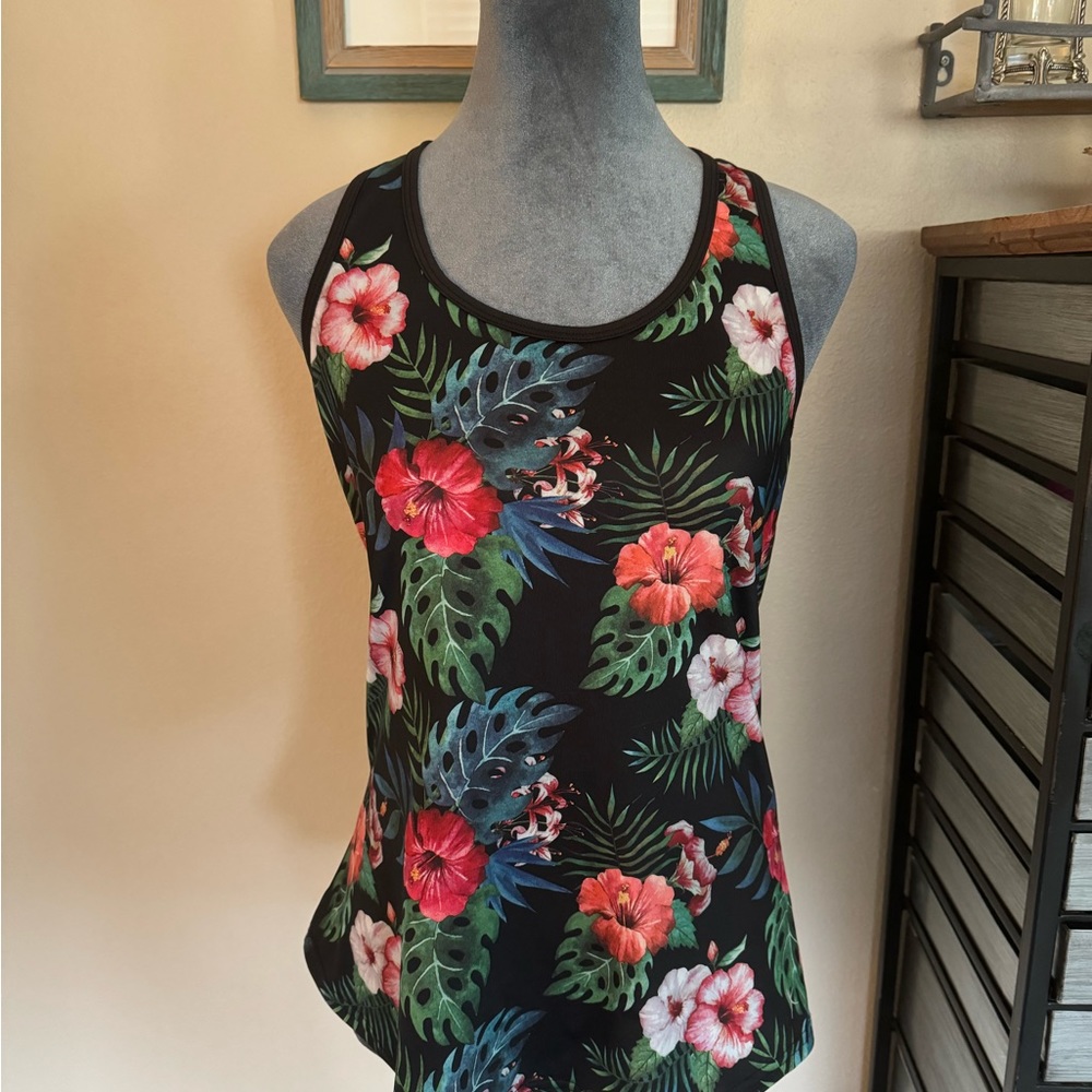 Preowned, Like New, Danskin Now Activewear Racer Back Top, Size S (4-6)